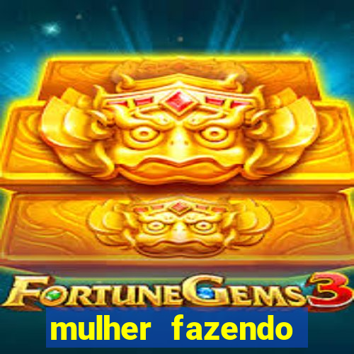 mulher fazendo strip tease