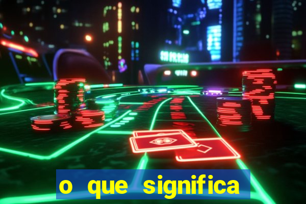 o que significa soprar no ouvido de uma pessoa